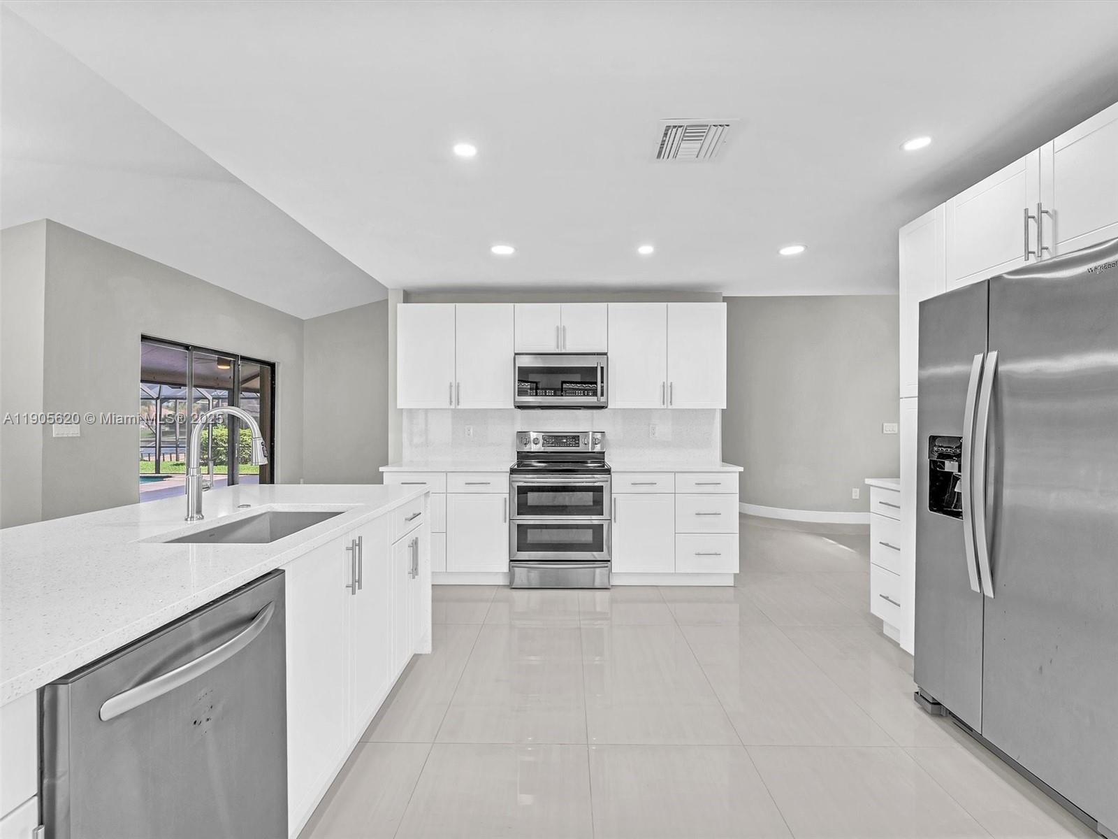 7431 NW 39th St
