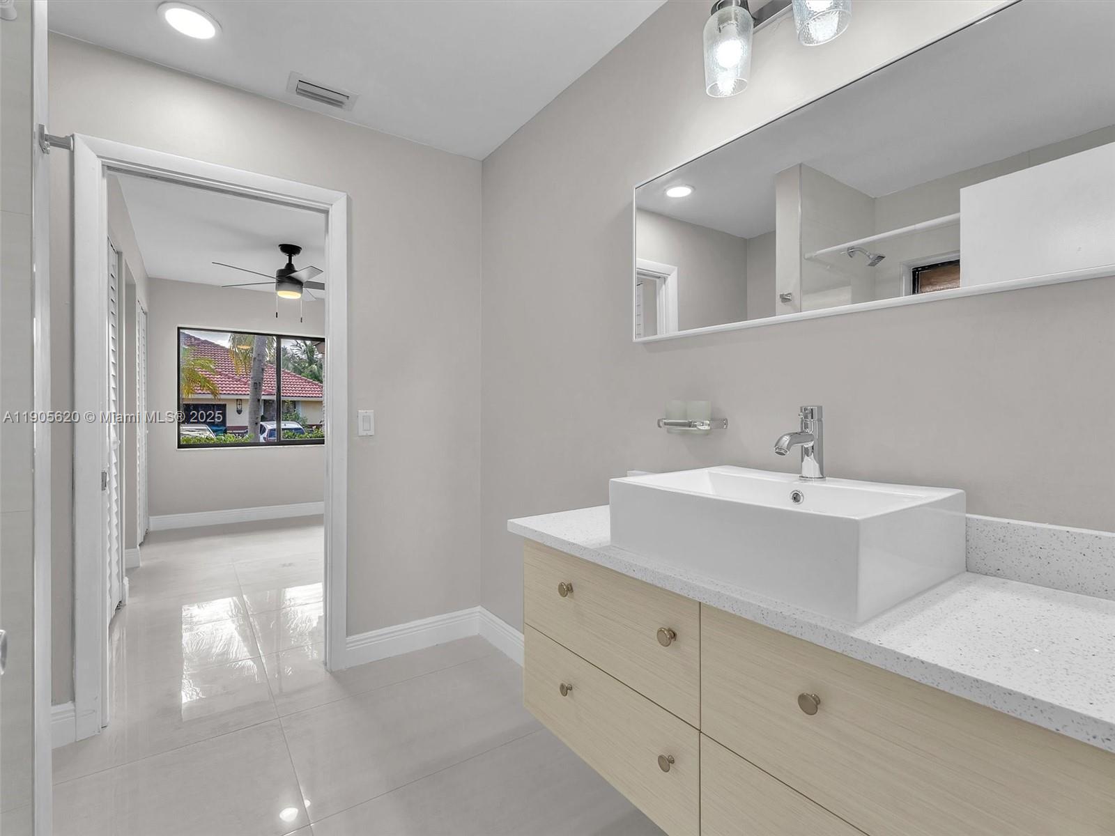 7431 NW 39th St