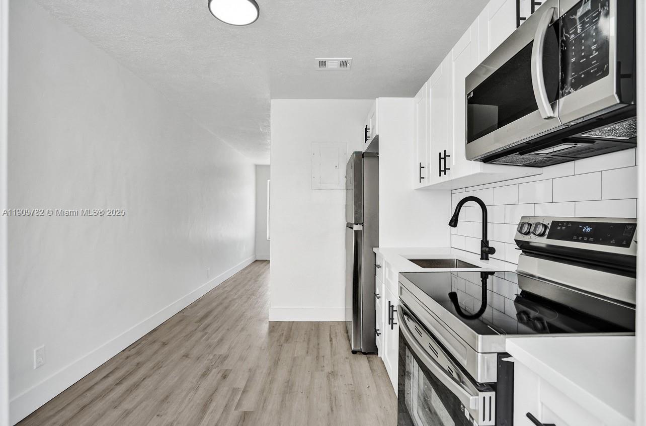 1300 NE 2nd Ave Unit: West