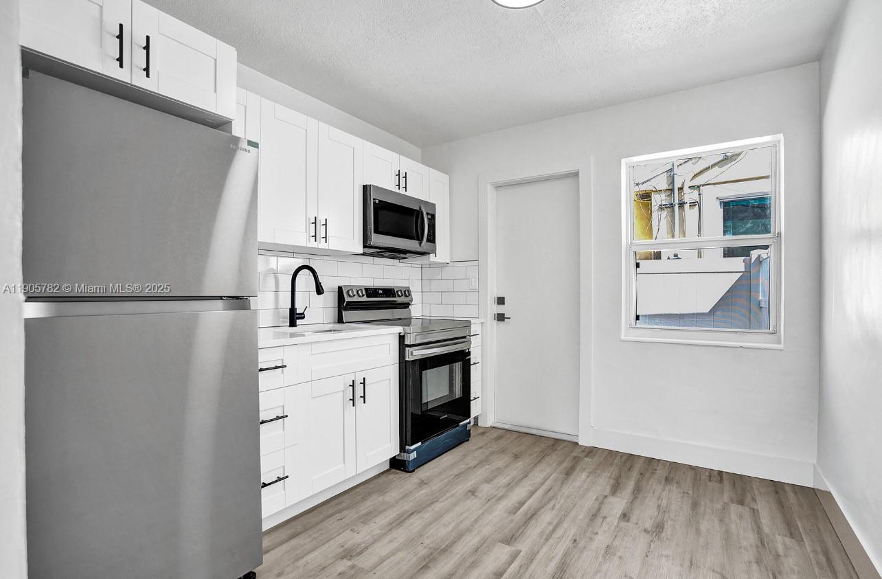 1300 NE 2nd Ave Unit: West