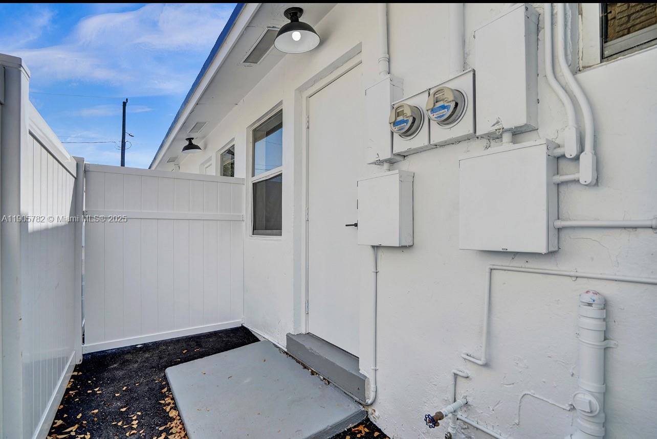 1300 NE 2nd Ave Unit: West