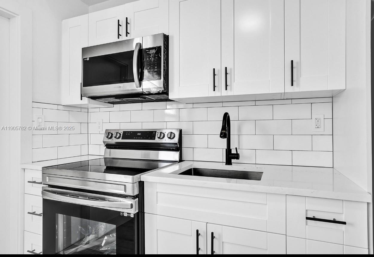 1300 NE 2nd Ave Unit: West