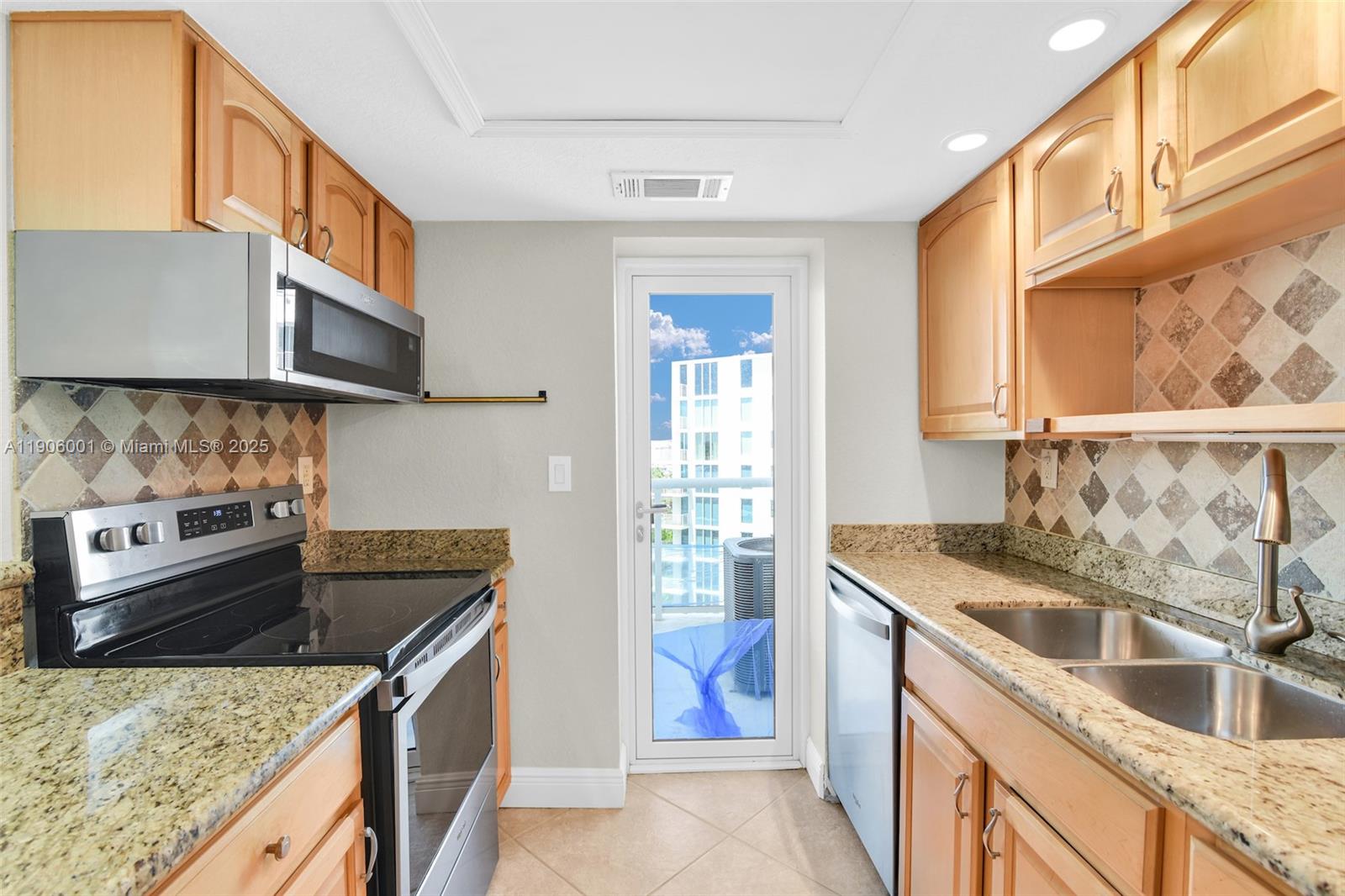 2715 N Ocean Blvd # 11B