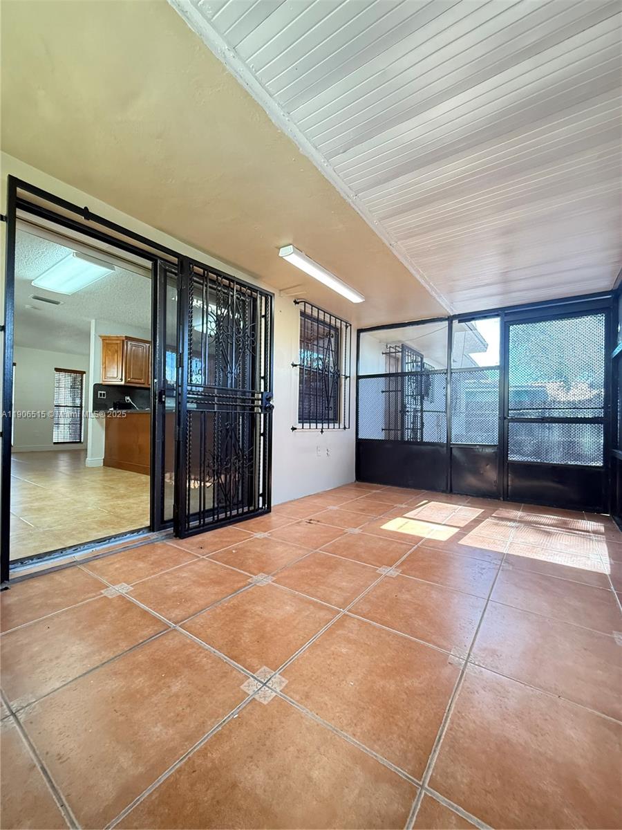 1048 NW 32nd Pl # 1048