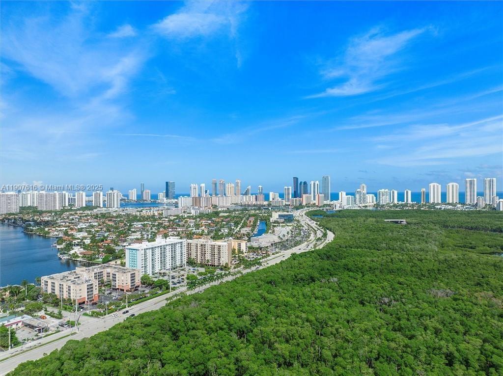 2821 N Miami Beach Blvd # 6Q