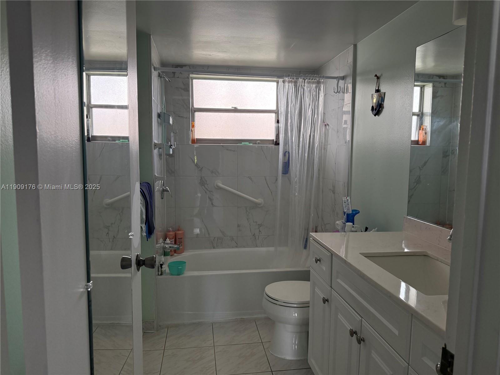 5501 Lakeside Dr # 104