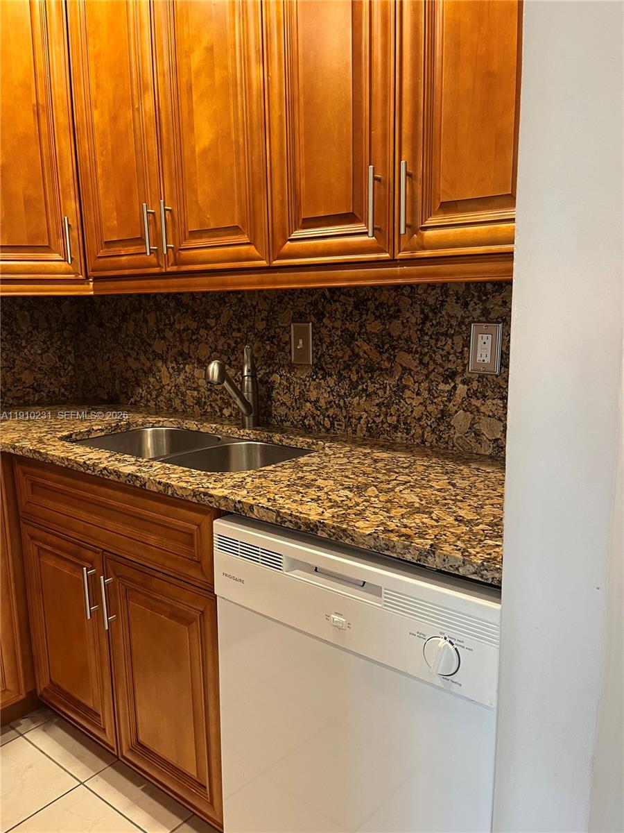 180 Cypress Club Dr # 834