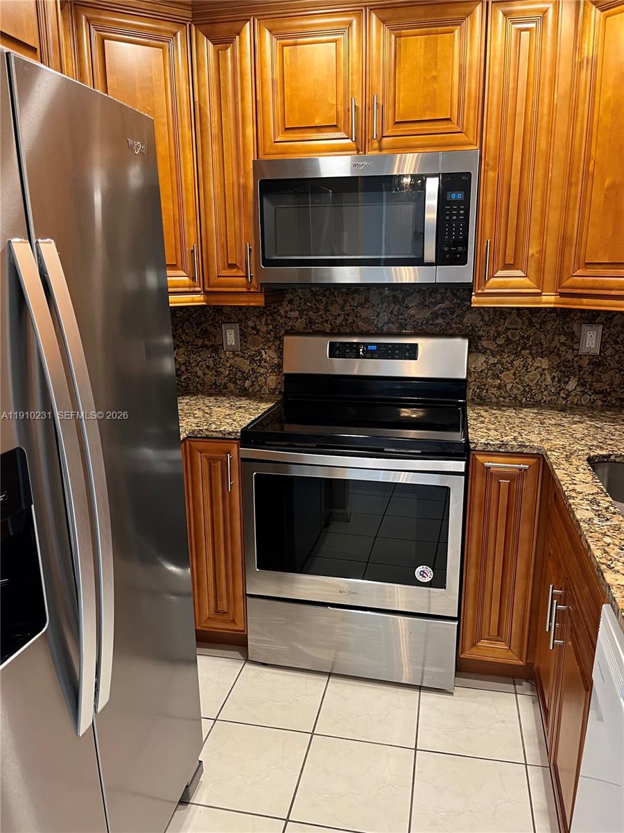 180 Cypress Club Dr # 834