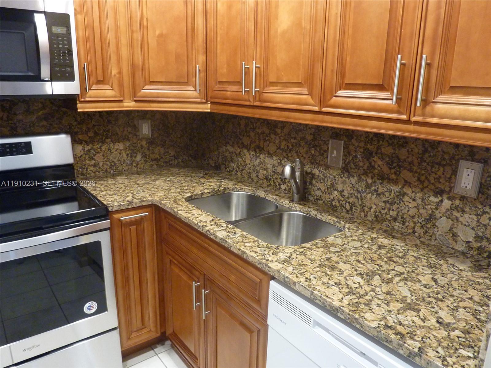 180 Cypress Club Dr # 834