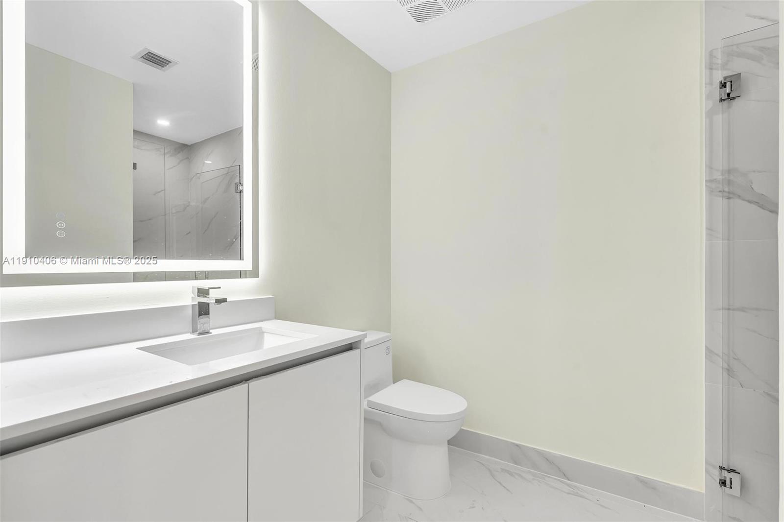 700 NE 24th St # 5404