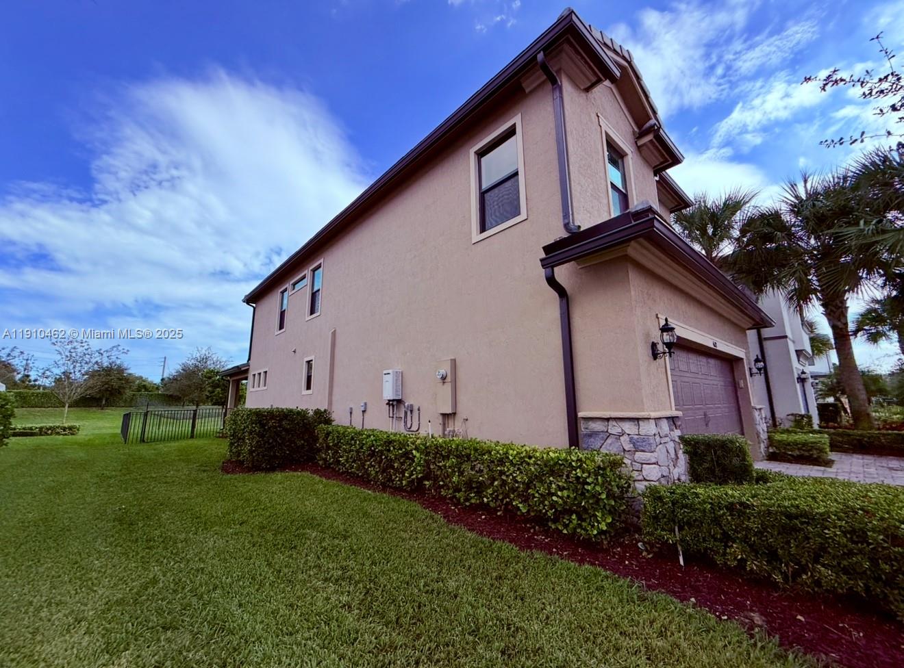 4628 E Pinehurst Trl E