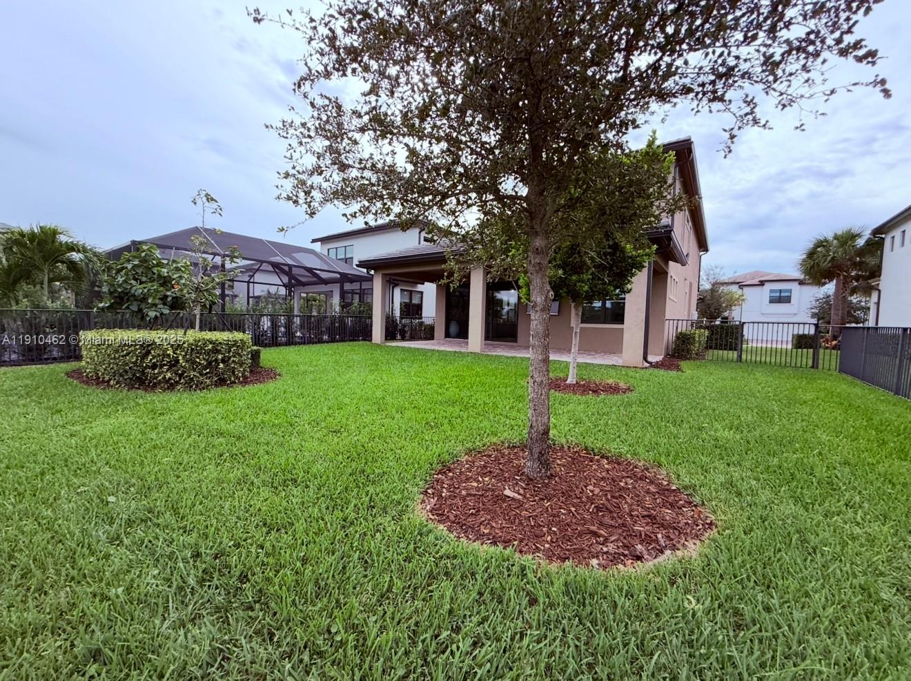 4628 E Pinehurst Trl E