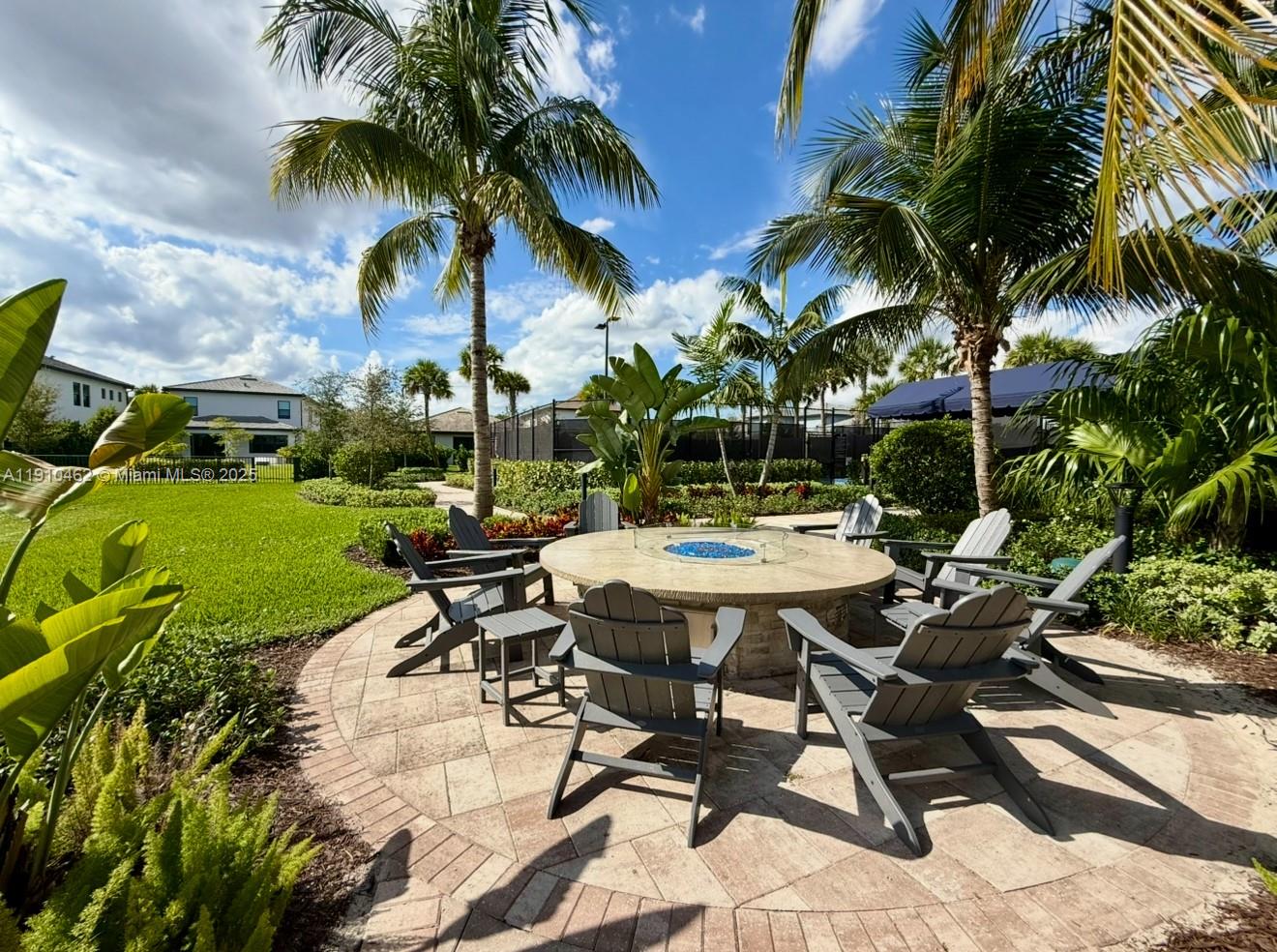 4628 E Pinehurst Trl E