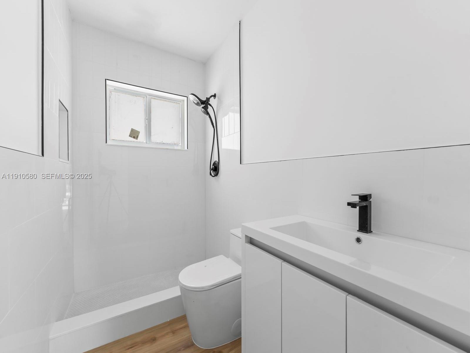 300 NW 7th Ave # 1