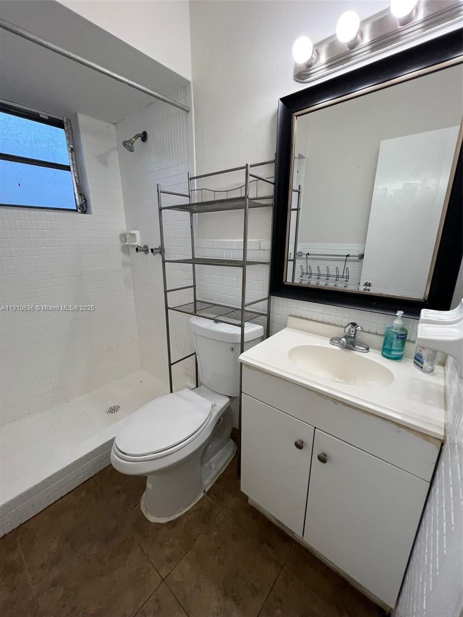 4841 SW 45th Ave # 3