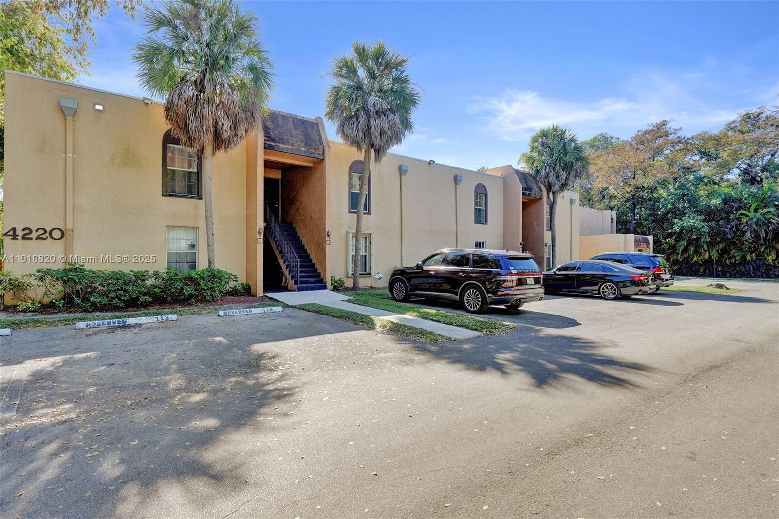 4220 NW 21st St # 206