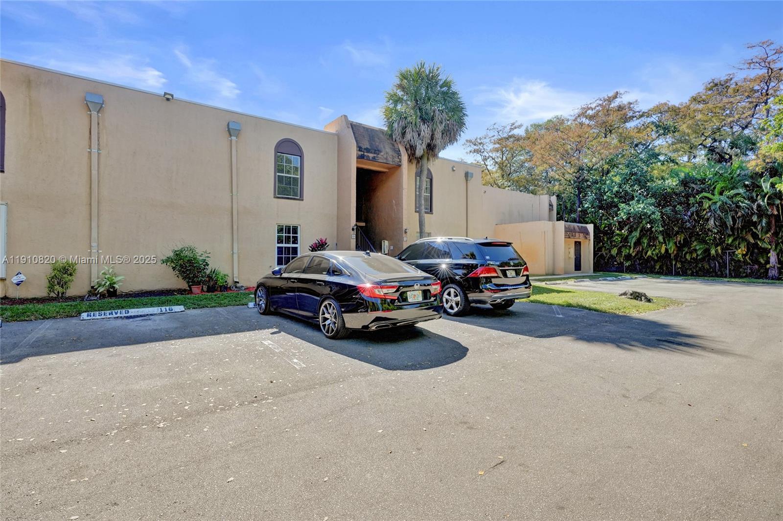 4220 NW 21st St # 206
