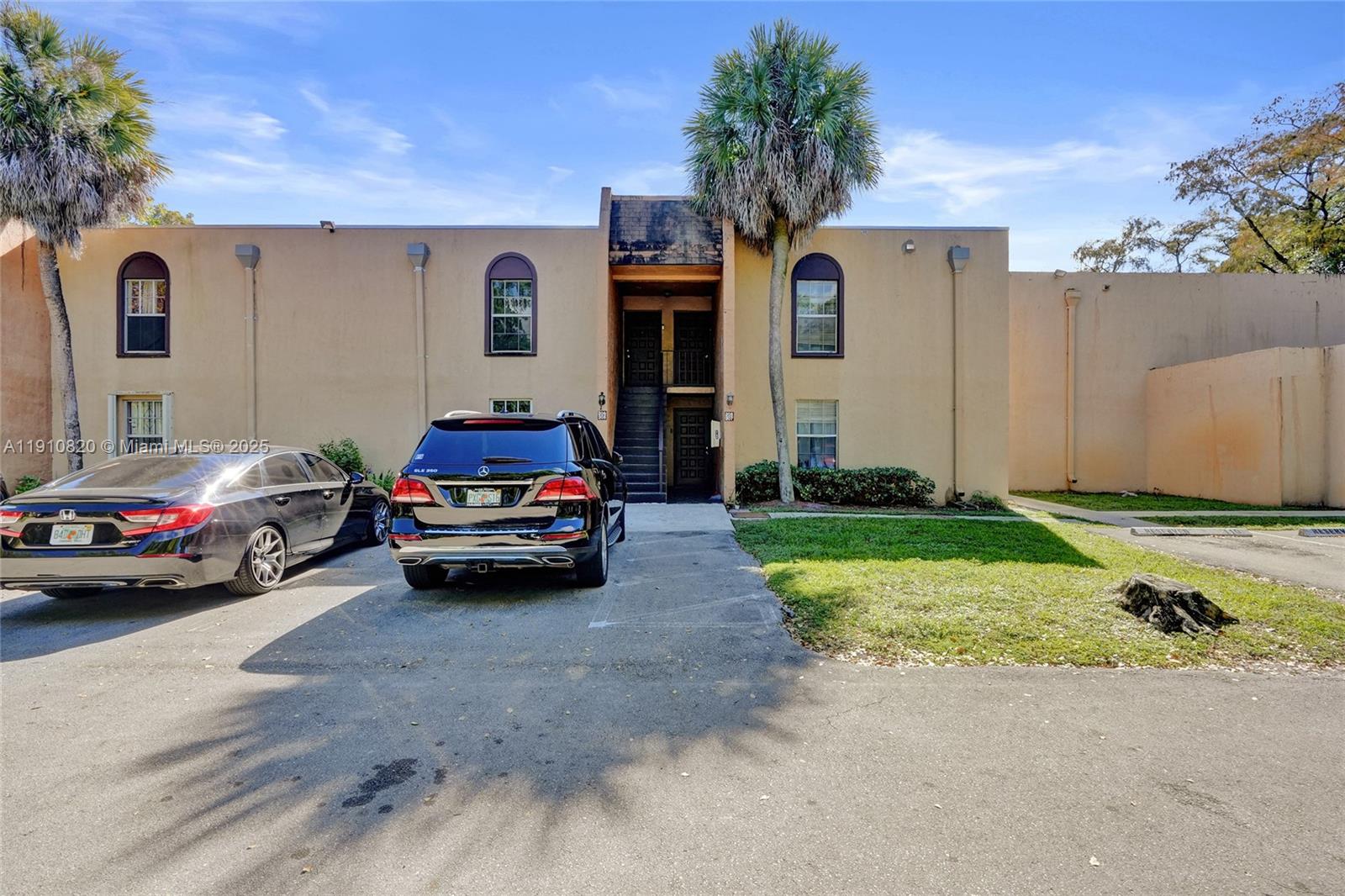 4220 NW 21st St # 206