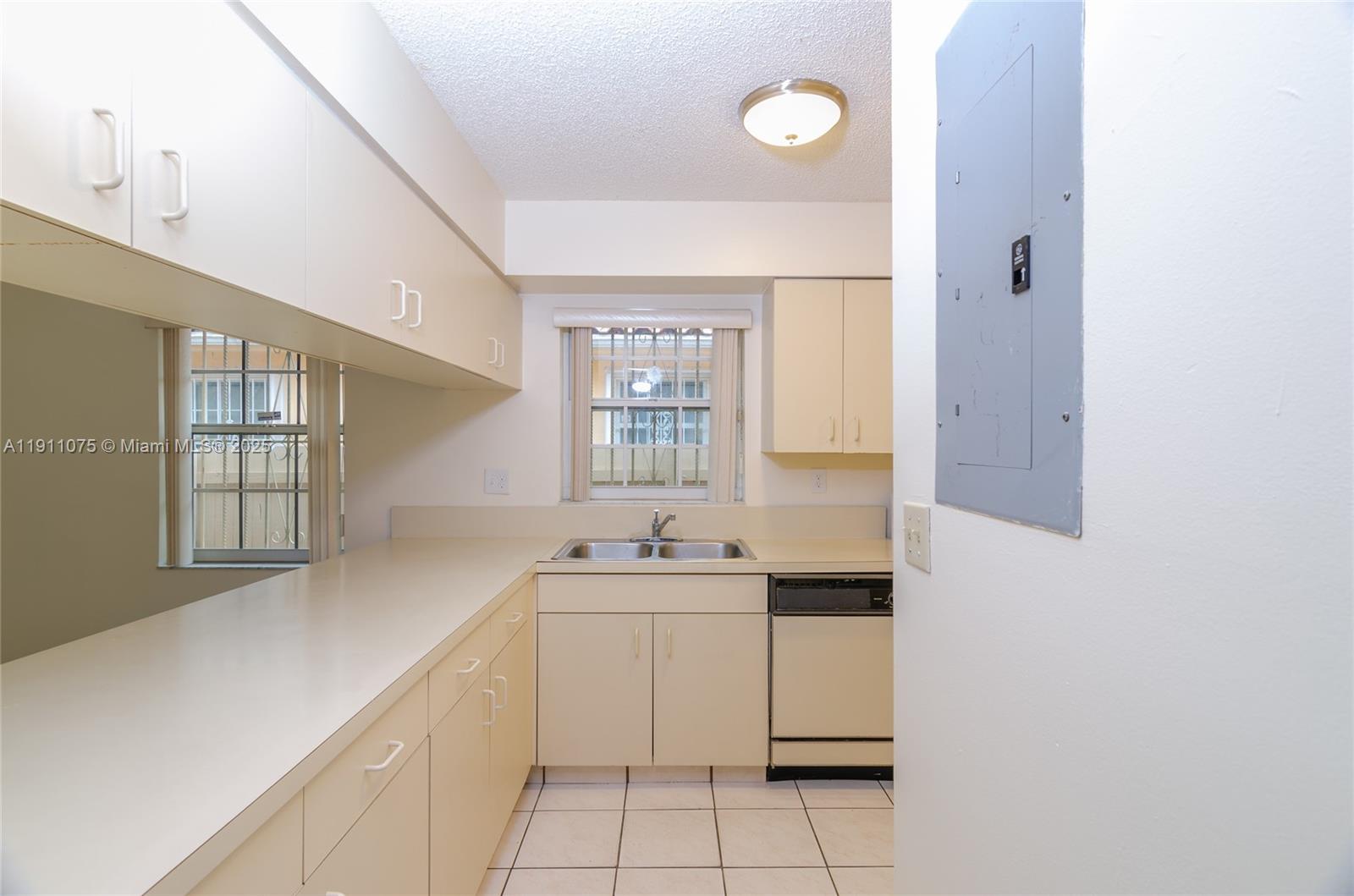 3373 SW 28th Ter # 3373