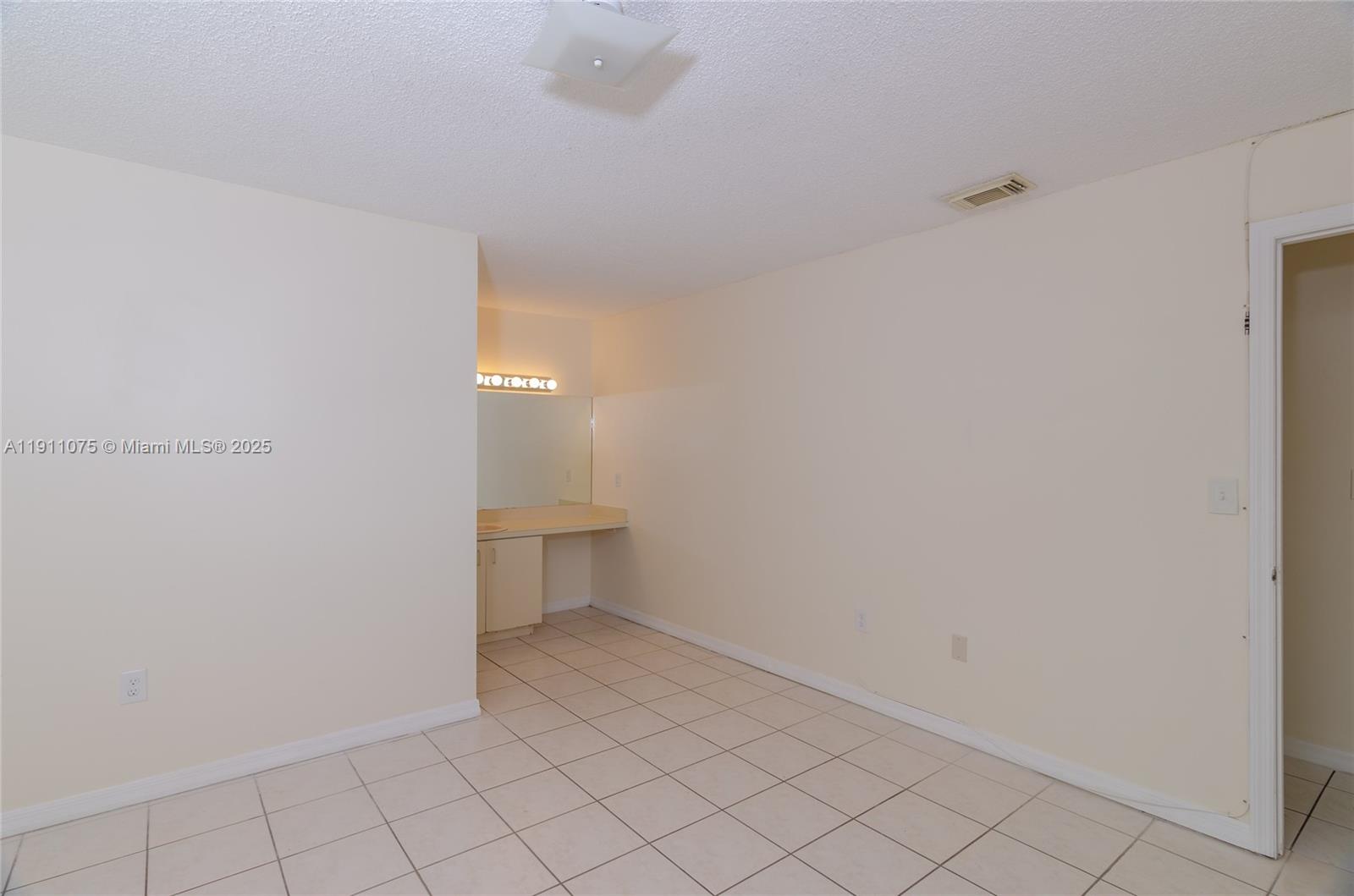 3373 SW 28th Ter # 3373