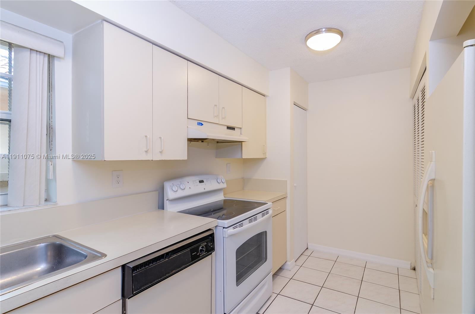 3373 SW 28th Ter # 3373