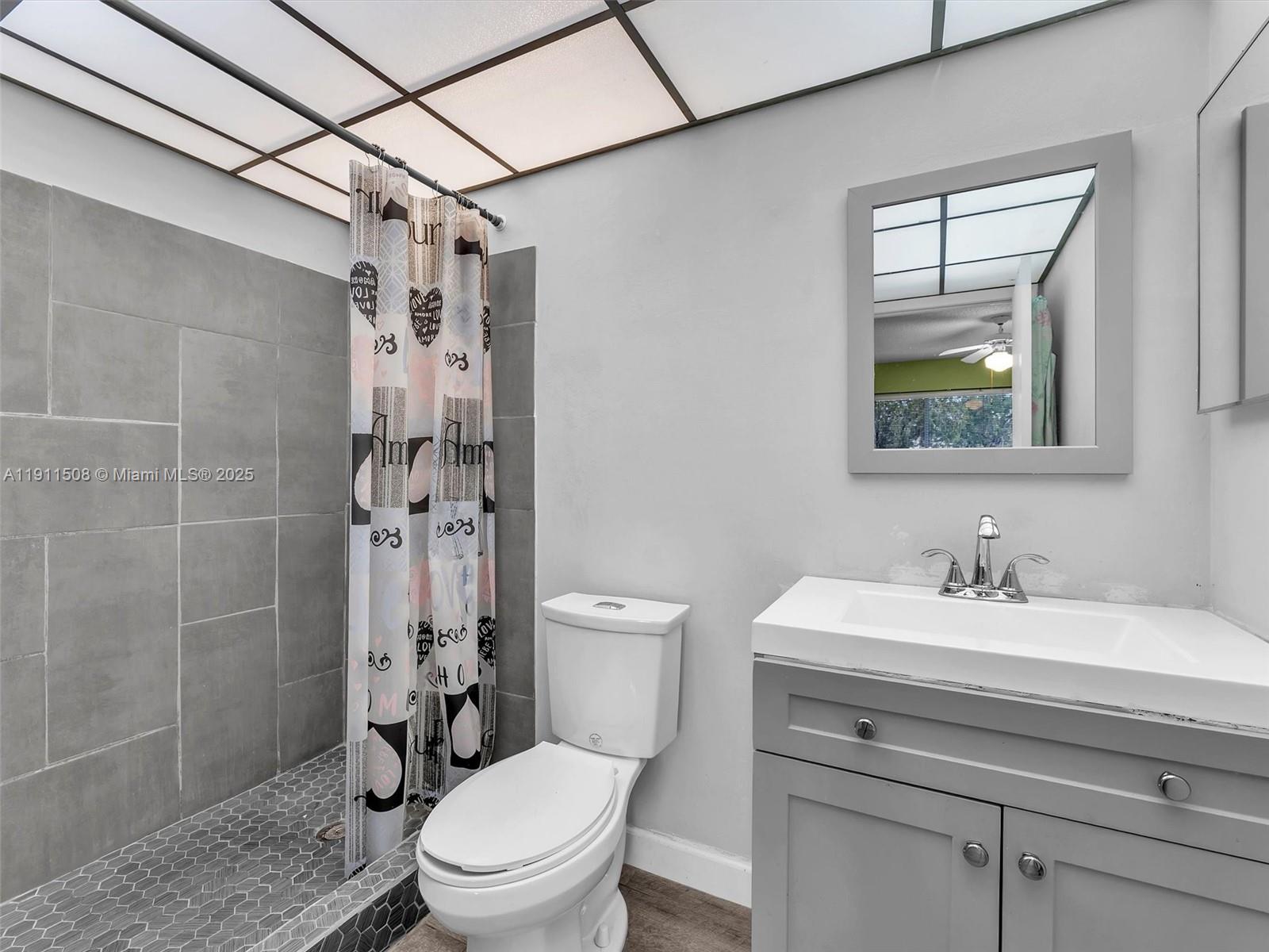 10415 E Clairmont Cir # 212