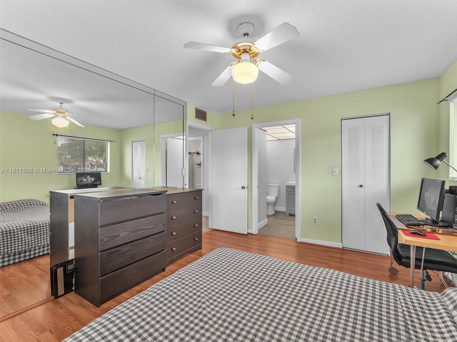 10415 E Clairmont Cir # 212