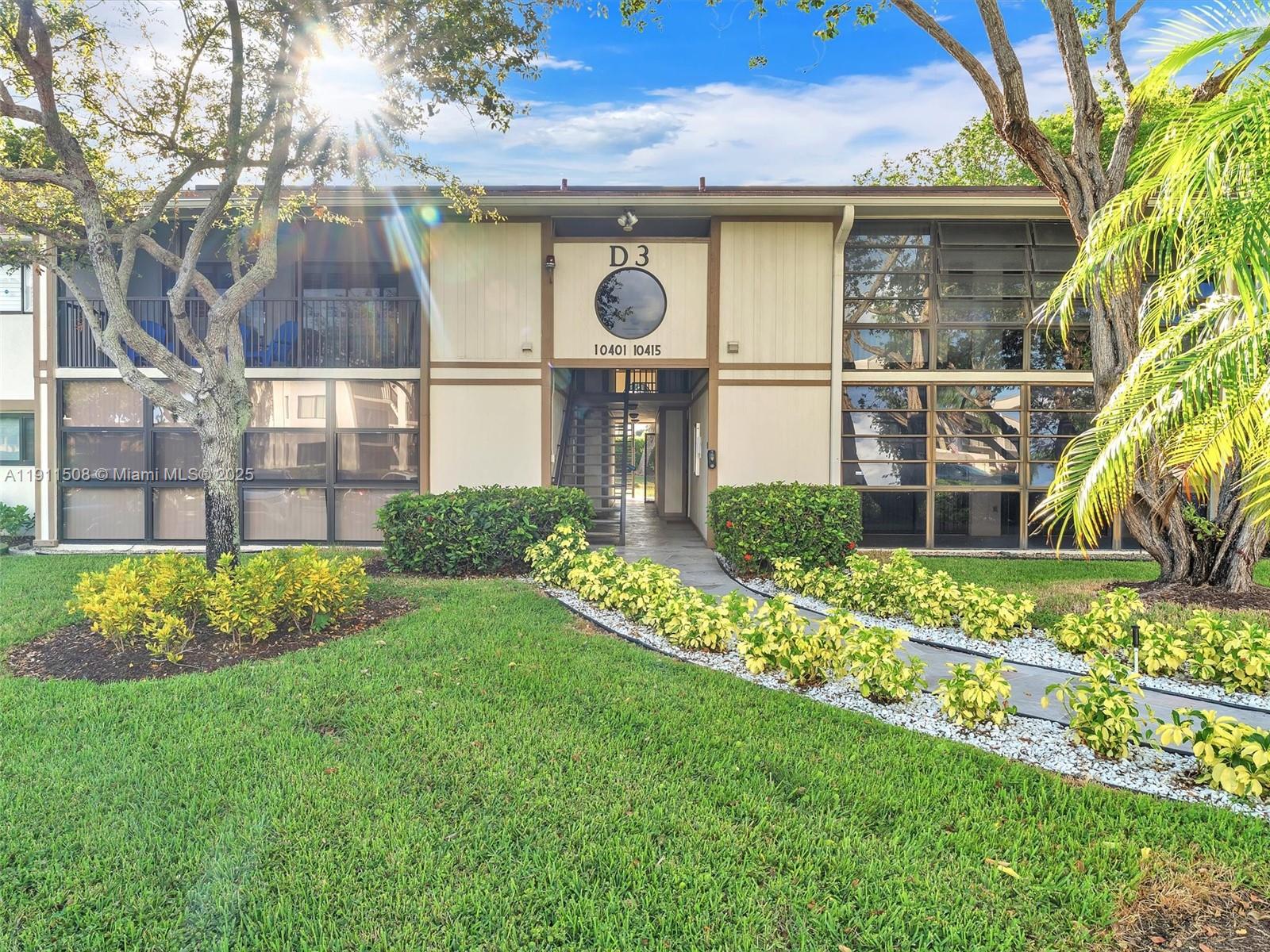 10415 E Clairmont Cir # 212