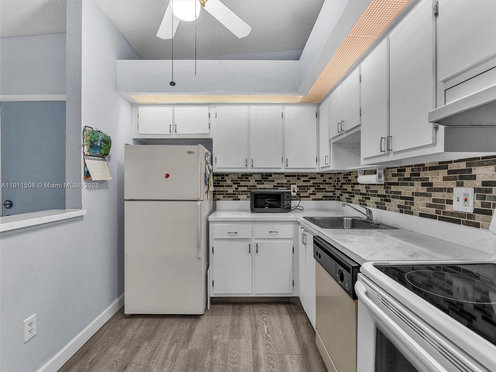 10415 E Clairmont Cir # 212