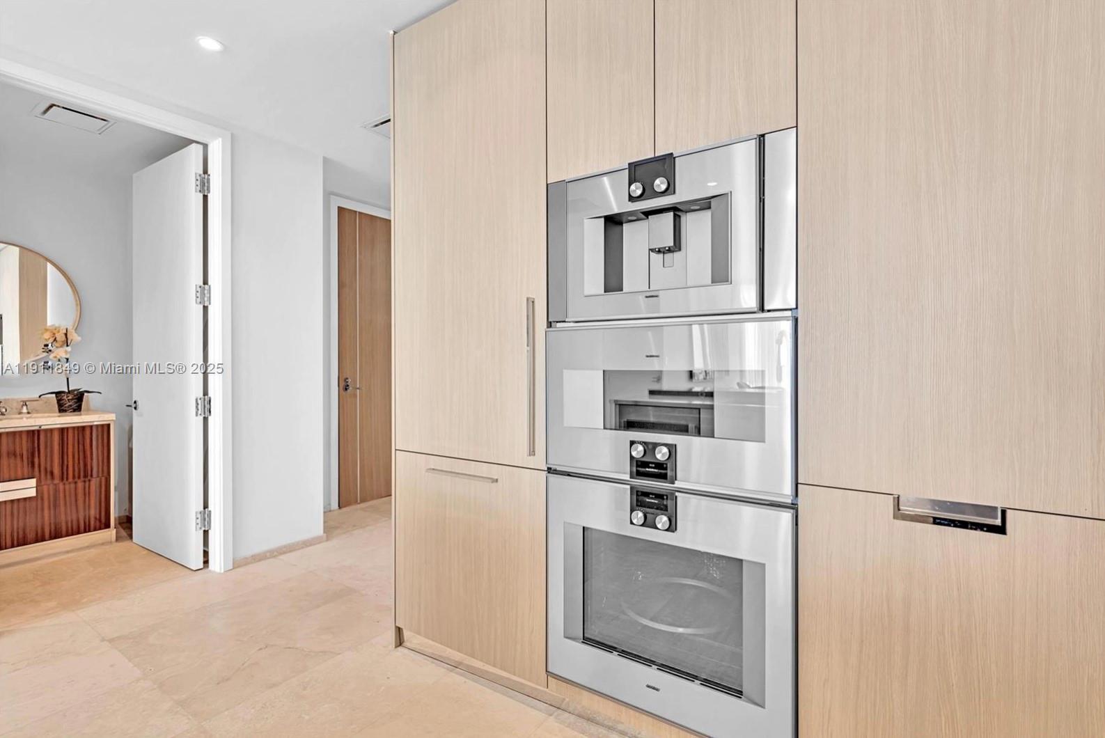 15701 Collins Ave # 703