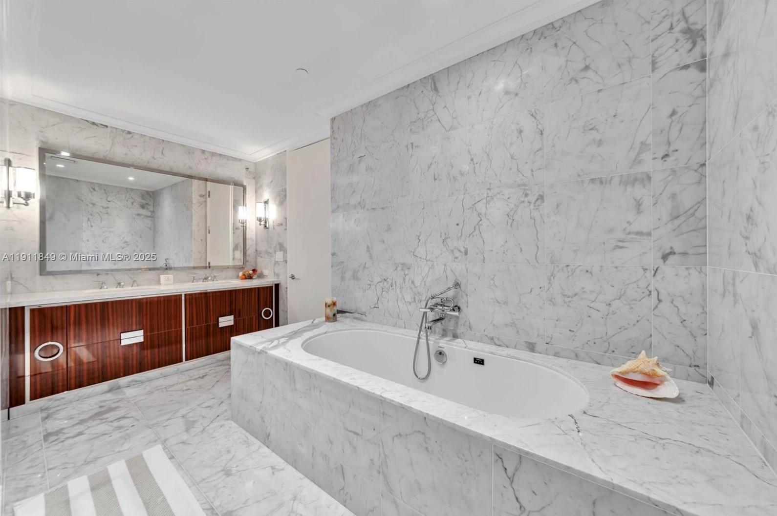 15701 Collins Ave # 703