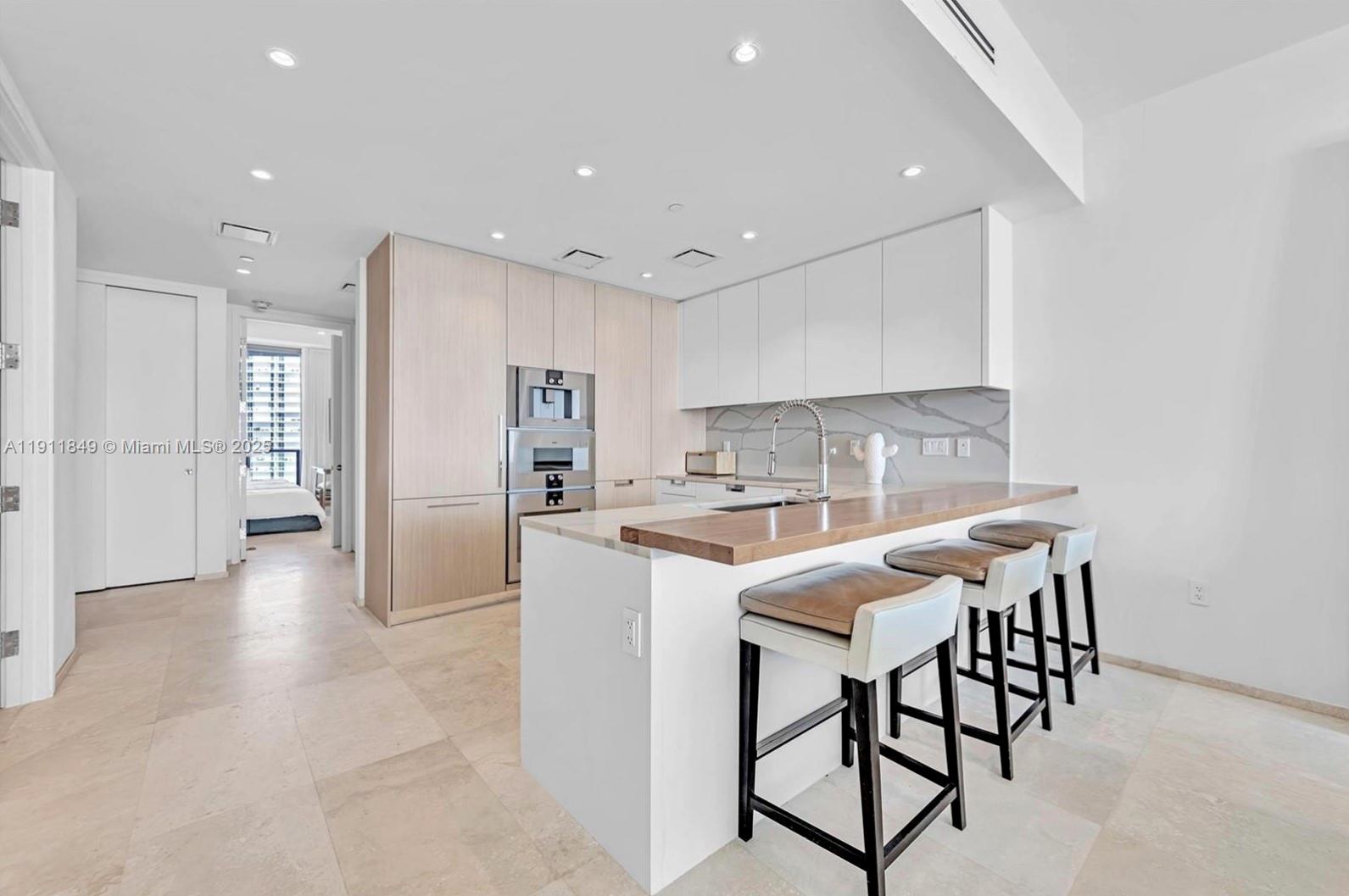 15701 Collins Ave # 703