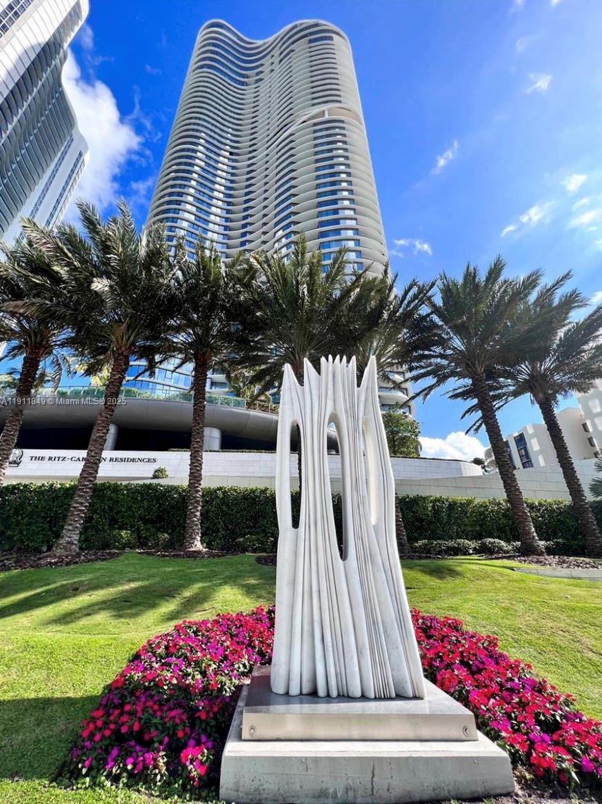 15701 Collins Ave # 703