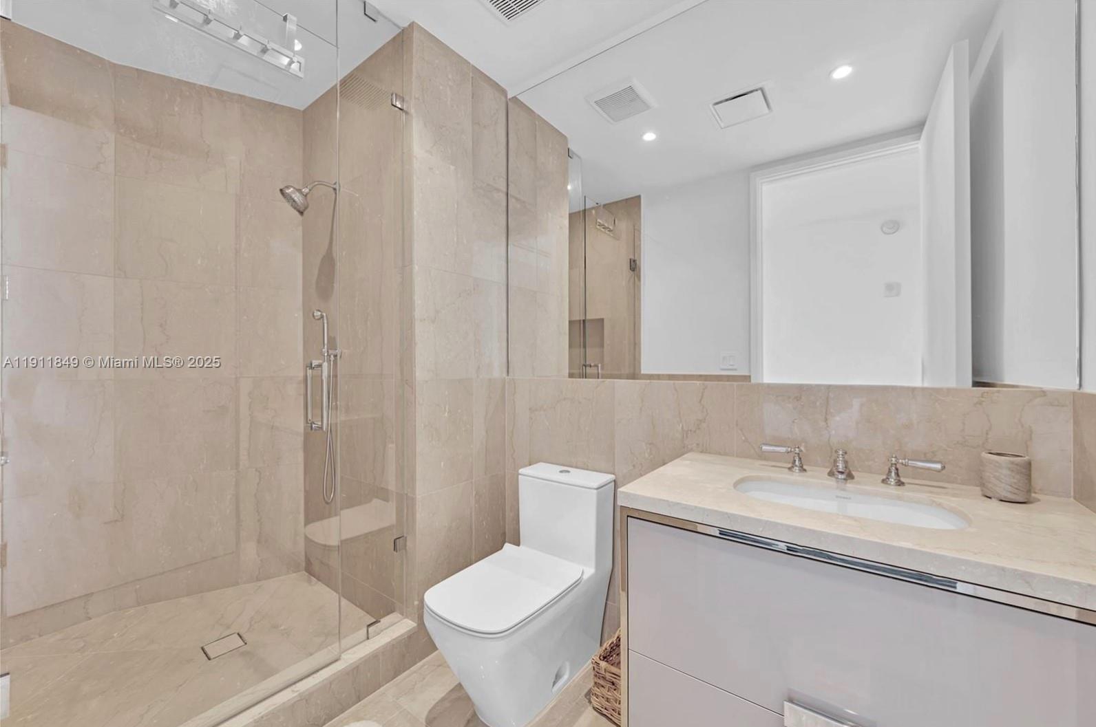 15701 Collins Ave # 703