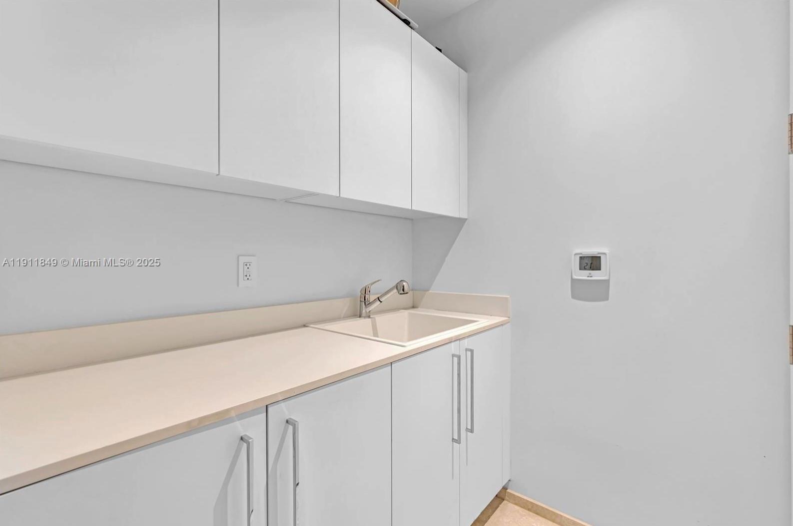 15701 Collins Ave # 703