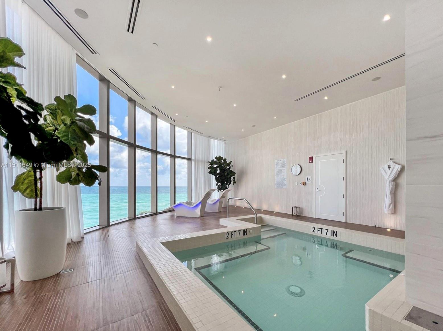 15701 Collins Ave # 703