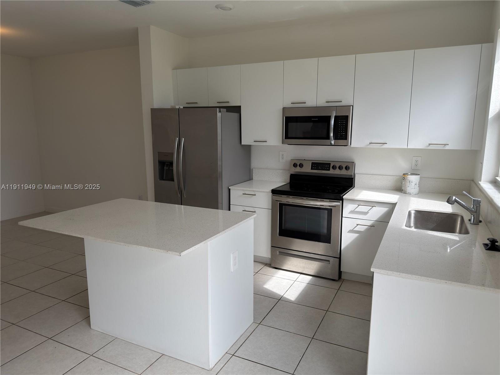 12421 NW 23 CT # 12421