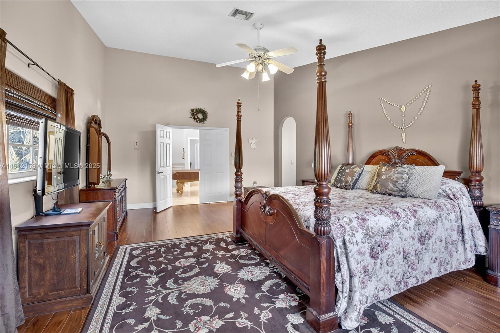 955 NW 197th Ter