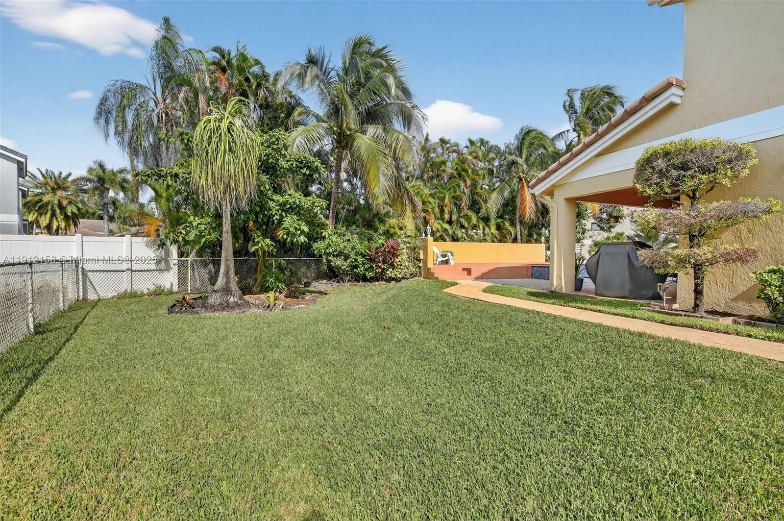 955 NW 197th Ter
