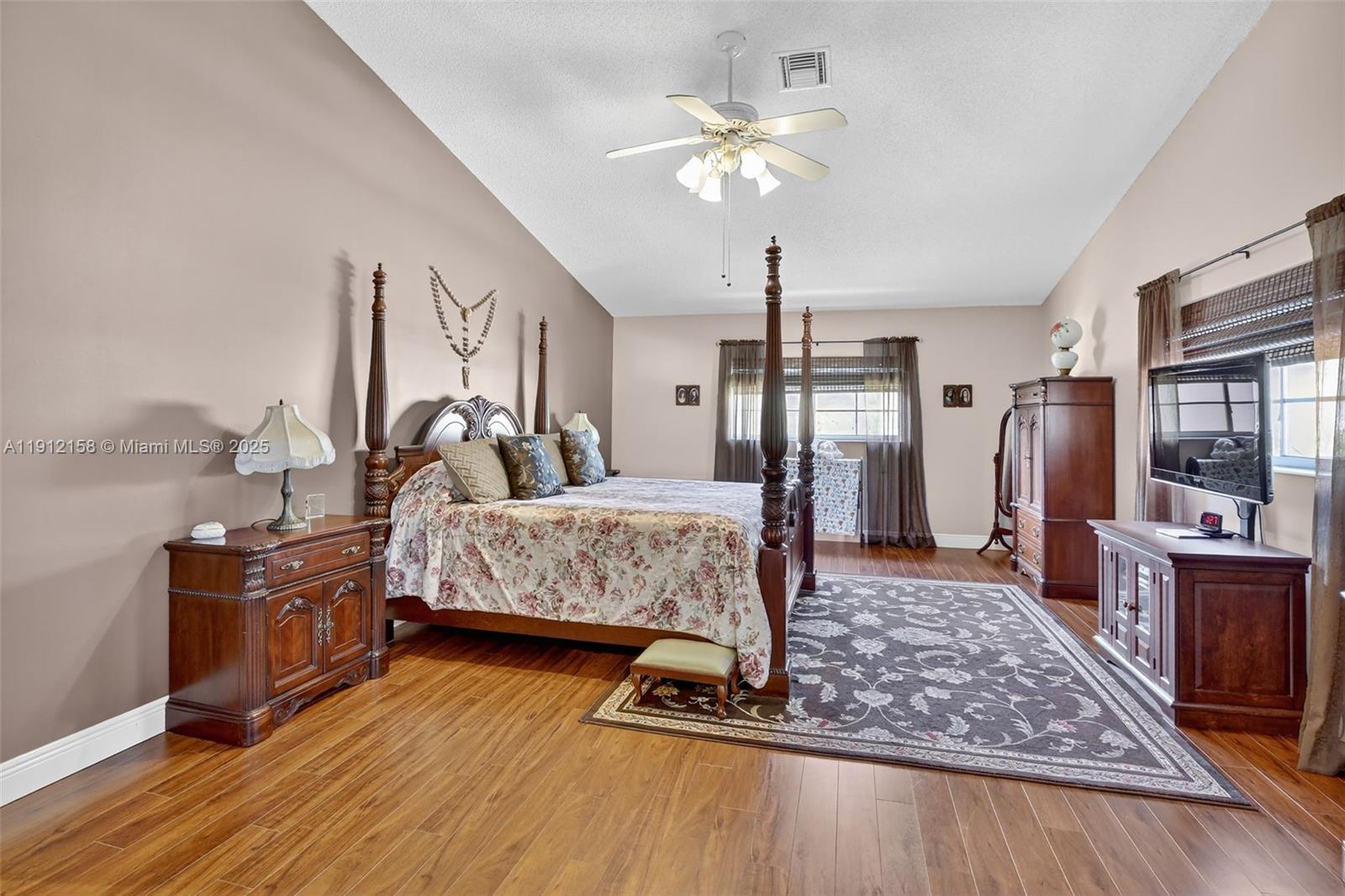 955 NW 197th Ter