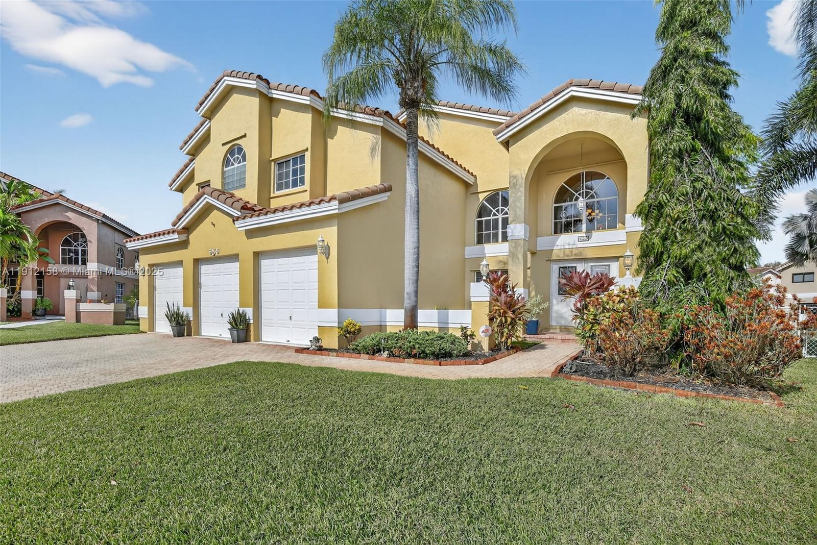955 NW 197th Ter