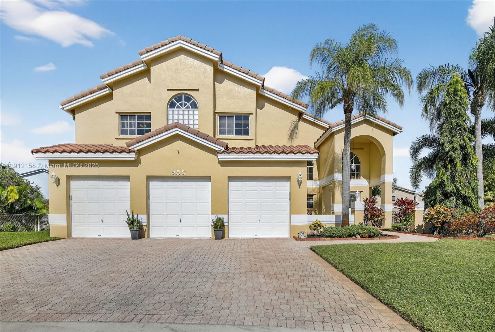955 NW 197th Ter