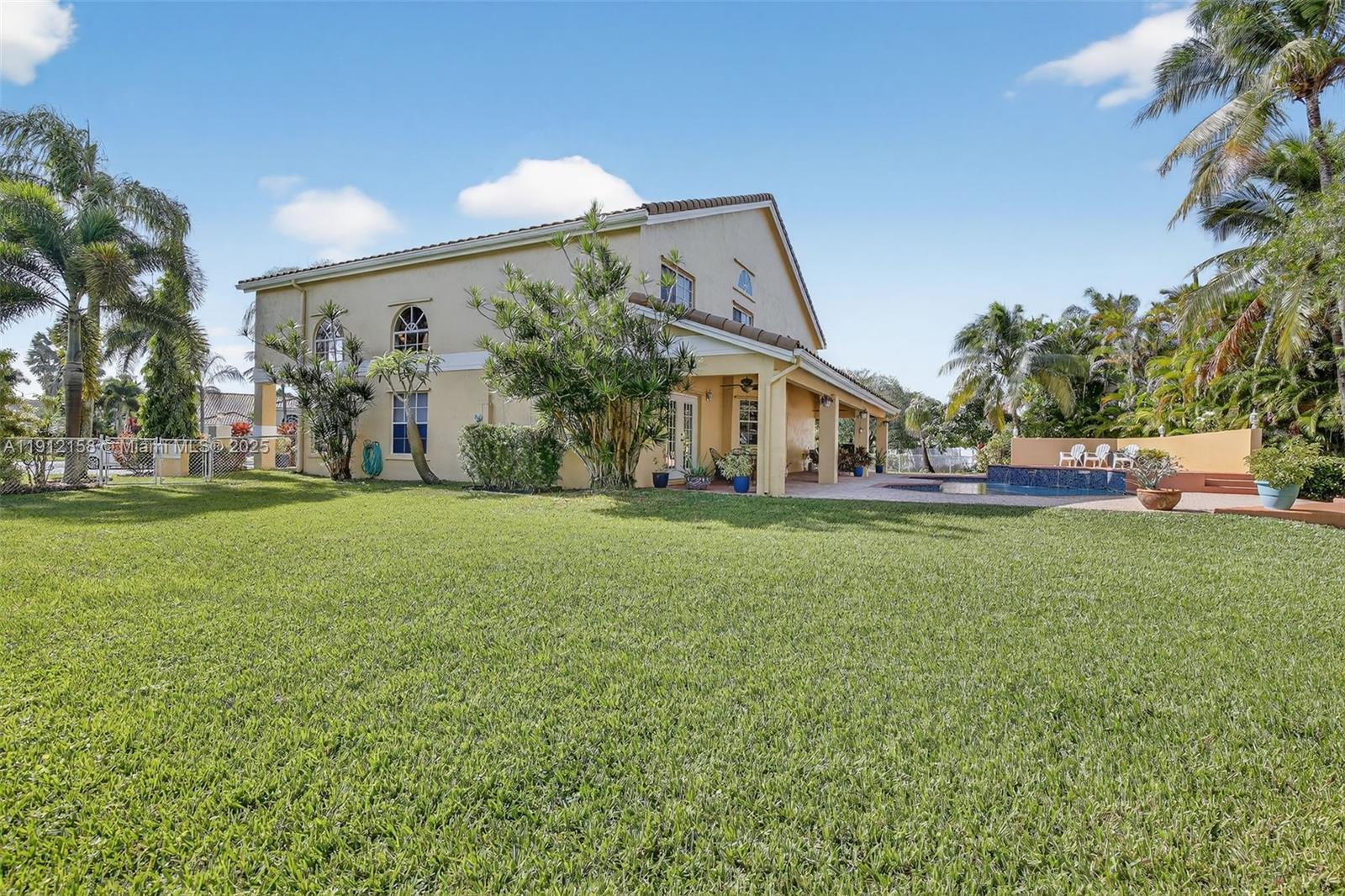 955 NW 197th Ter