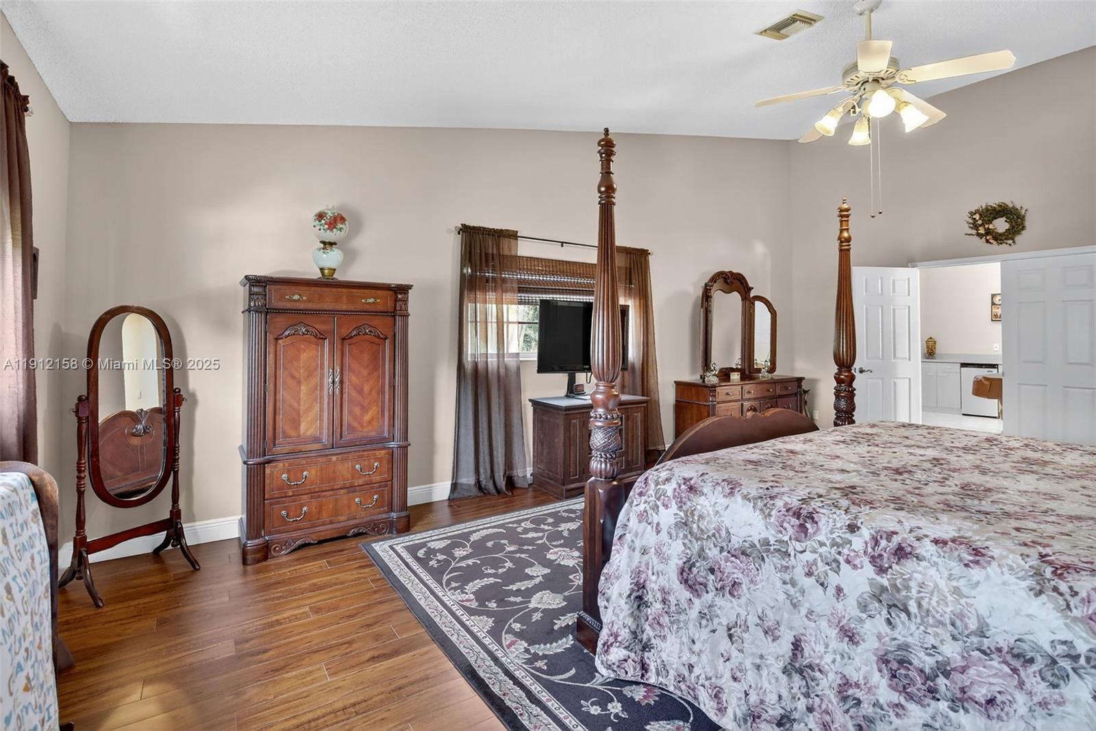 955 NW 197th Ter
