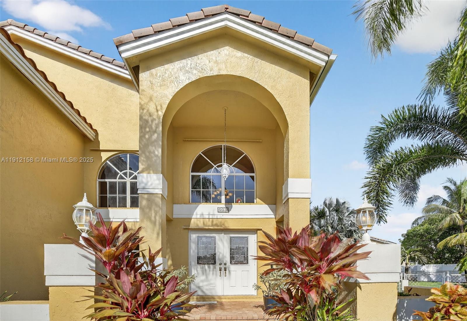 955 NW 197th Ter