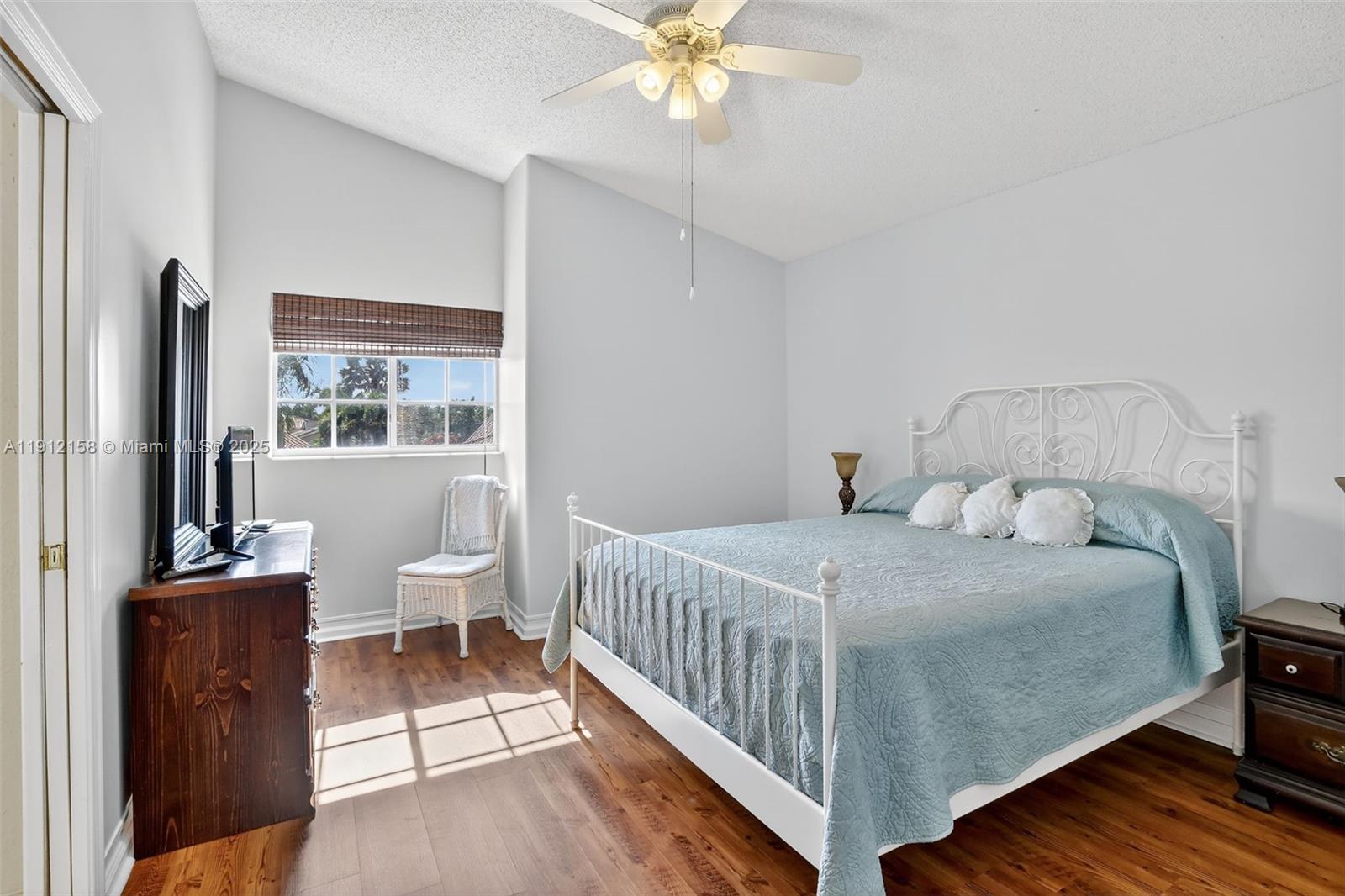 955 NW 197th Ter