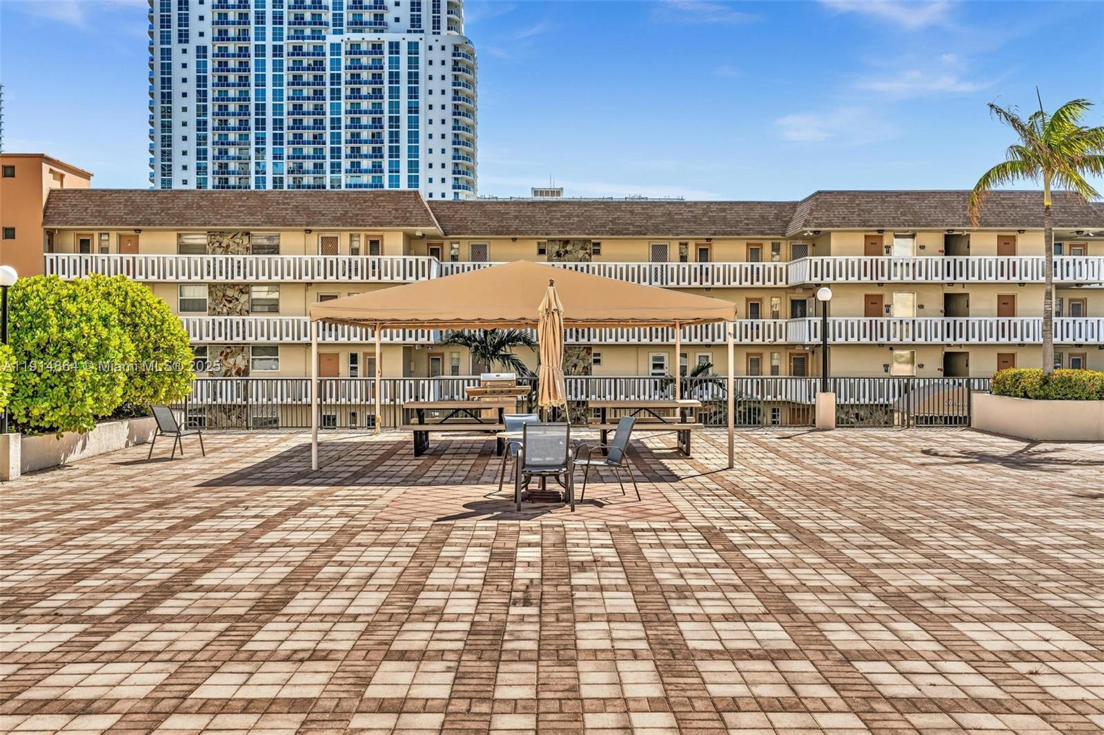 1865 S Ocean Dr # 19E