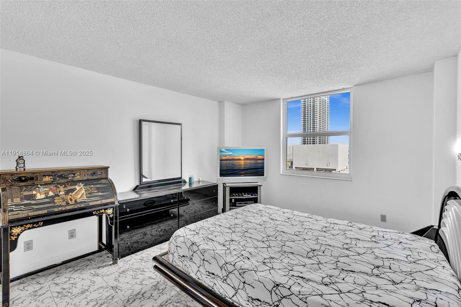 1865 S Ocean Dr # 19E