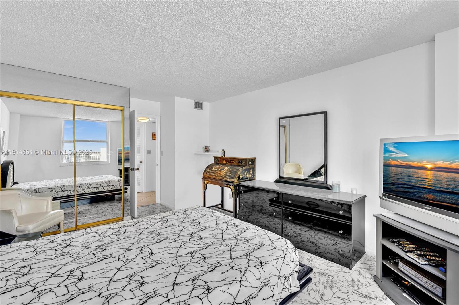 1865 S Ocean Dr # 19E