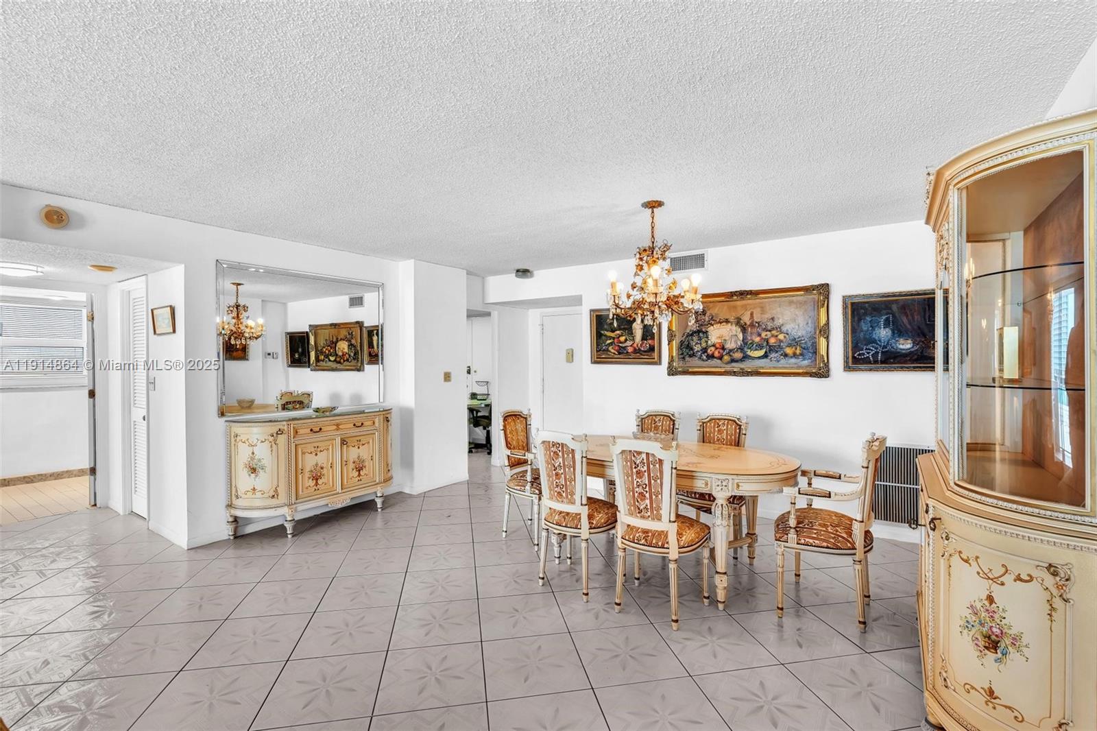 1865 S Ocean Dr # 19E